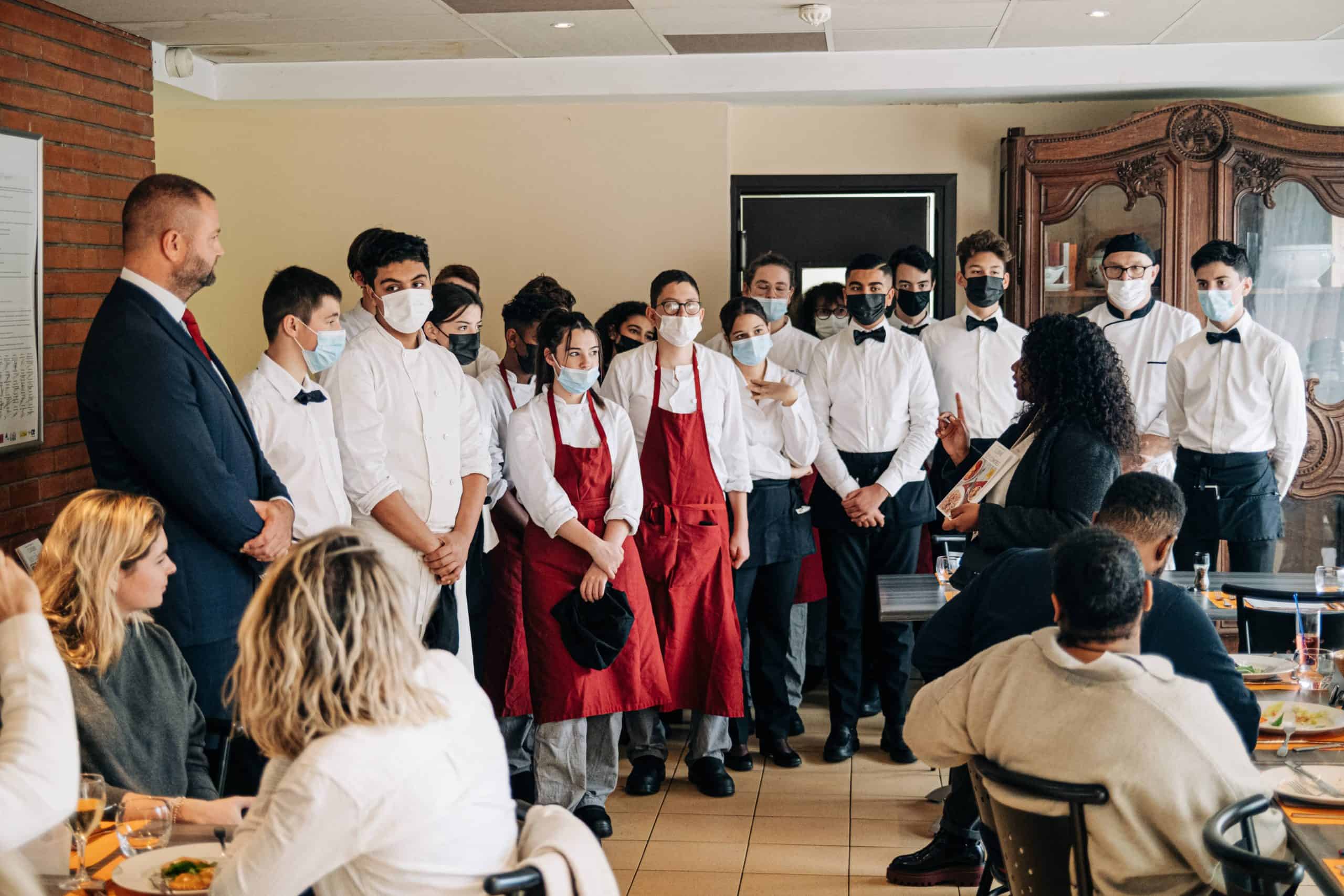 Élèves cuisine et service Cadenelle